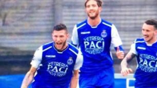 Seregno - L'esultanza di Esposito dopo il gol dell'1-0