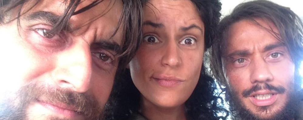 Seveso - Francesca Esposito, al centro, sul set del film codiretto da Ridley Scott