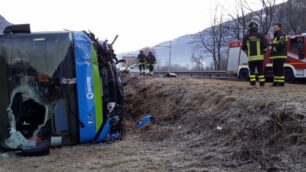 Incidente stradale a Castione in Valtellina  tra un pullman della Stps e un'auto: il conducente della vettura, di Paderno Dugnano, è morto