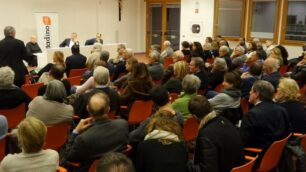 Monza, convegno Immigrazione e sicurezza con Magdi Cristiano Allam, Monsignor Rolla e il sindaco Dario Allevi nell'auditorium del Cittadino