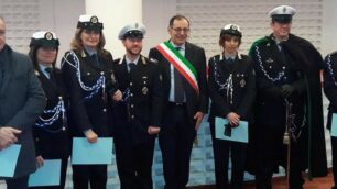 Il commissario Cananà con i premiati