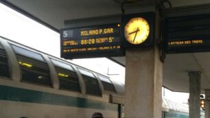 foto treno stazione monza