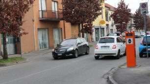 La colonnina comparsa lungo via Verdi