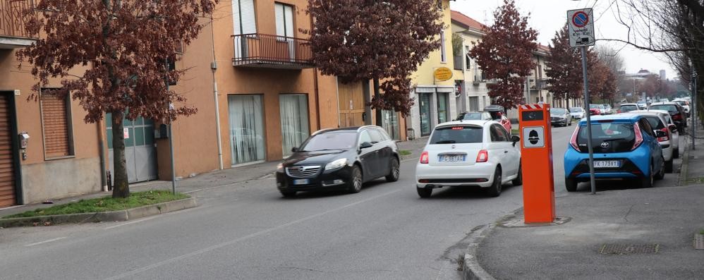 La colonnina comparsa lungo via Verdi