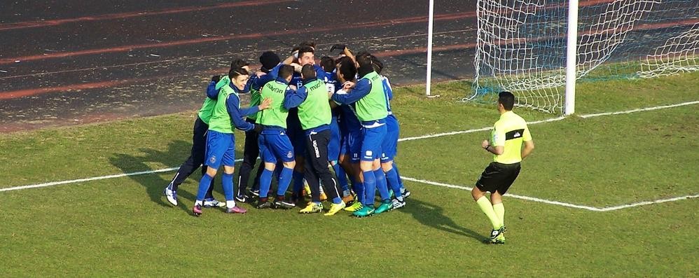 Calcio, Seregno: l'esultanza dopo la rete dell'1-0 di Davide Ondei