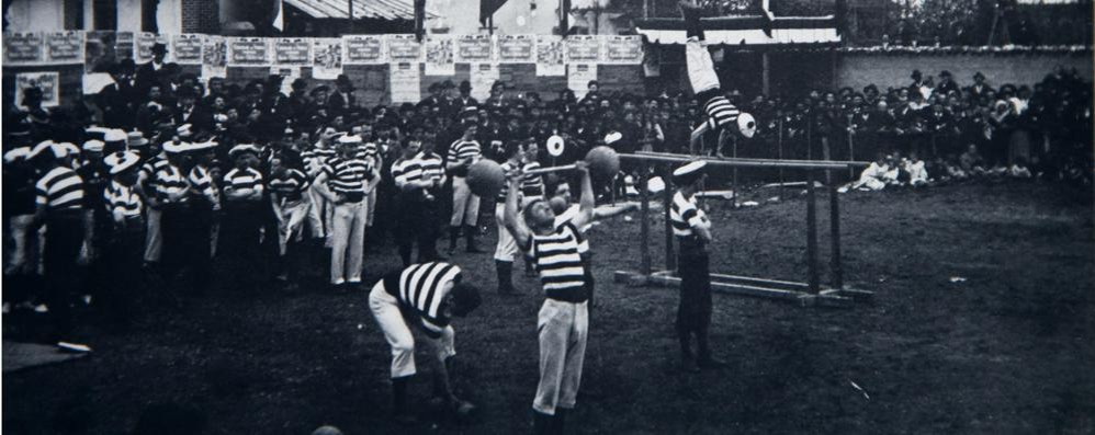 Società sportiva Forti e Liberi di Monza: esibizione di ginnastica nel 1902