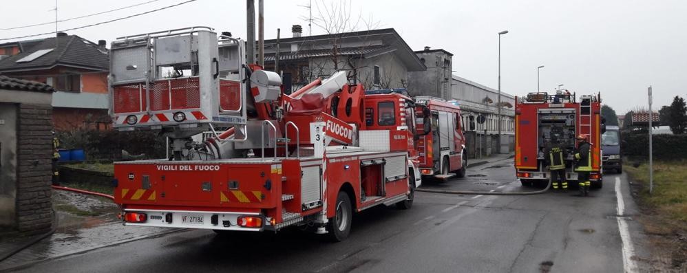 Lentate sul Seveso, incendio tetto a Copreno in via Lazio martedì 6 febbraio