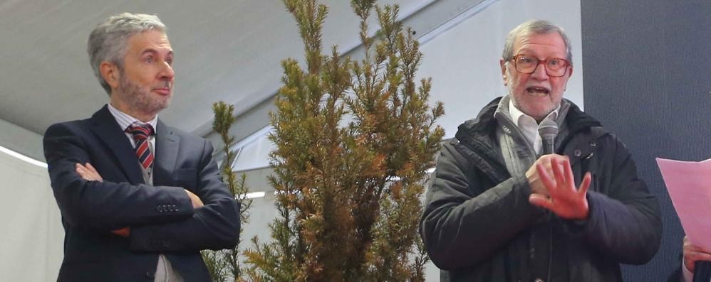 Monza Inaugurazione villaggio Alzheimer Il Paese ritrovato. Al centro Antonio Guaita direttore scientifico del centro. A sinistra Roberto Mauri