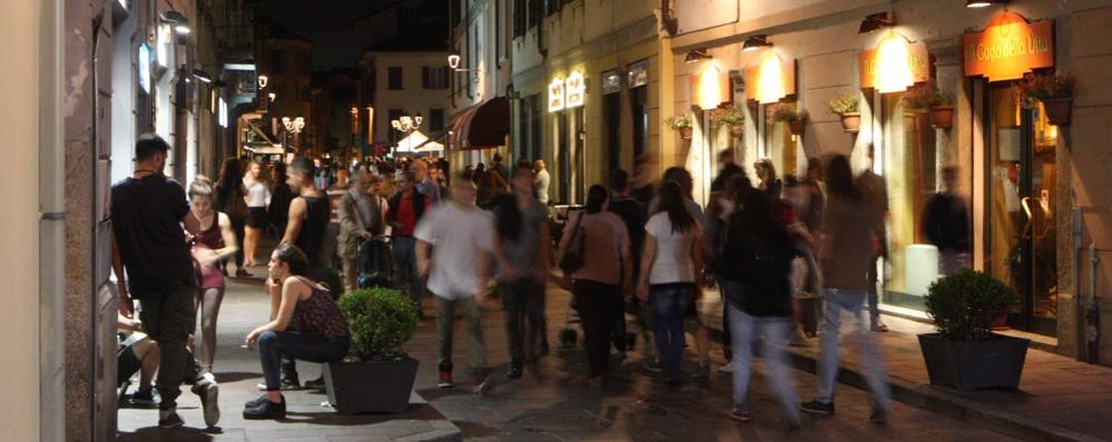 Monza: movida in via Bergamo in una notte d’estate