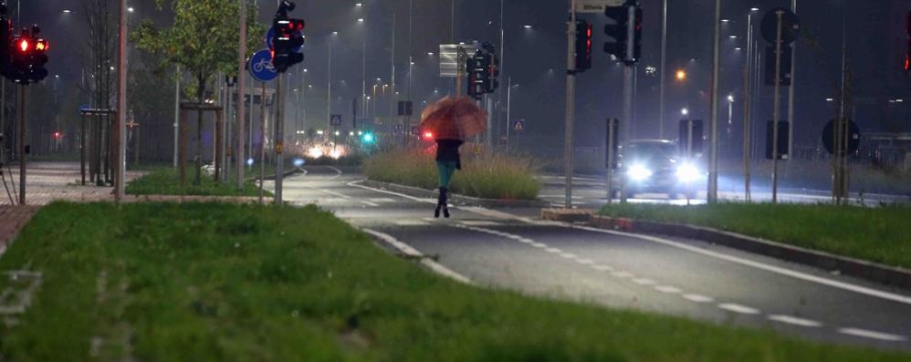 Una prostituta in viale Lombardia, a Monza