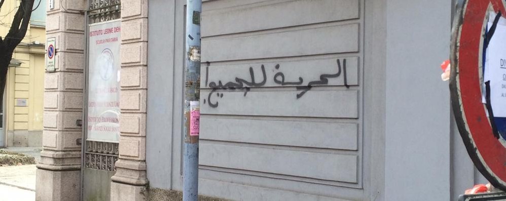 Monza, scritte in arabo sui muri: via Appiani