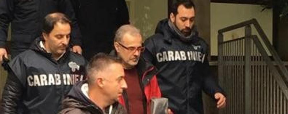 Leonardo Cazzaniga con i carabinieri