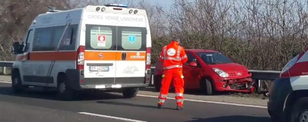 Il luogo dell’incidente con i soccorsi