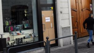 SEREGNO SPACCATA IN NEGOZIO DI TELEFONIA IN VIA GARIBALDI