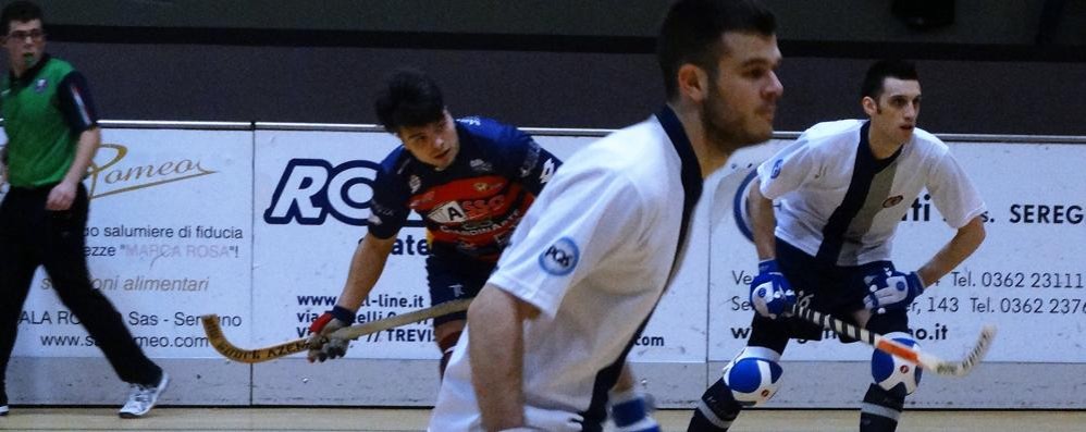 Seregno - Riccardo Luppi, autore di una doppietta, in azione contro il Forte dei Marmi