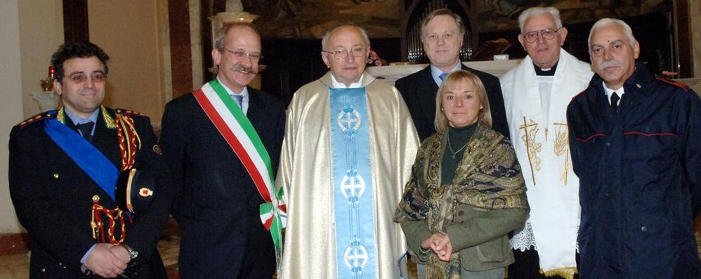 Lentate sul Seveso,don Augusto Meroni festeggiato nel 2007 durante la festa patronale per il cinquantesimo  di sacerdozio
