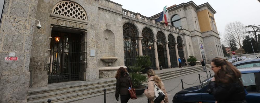 L’ingresso del tribunale di Monza