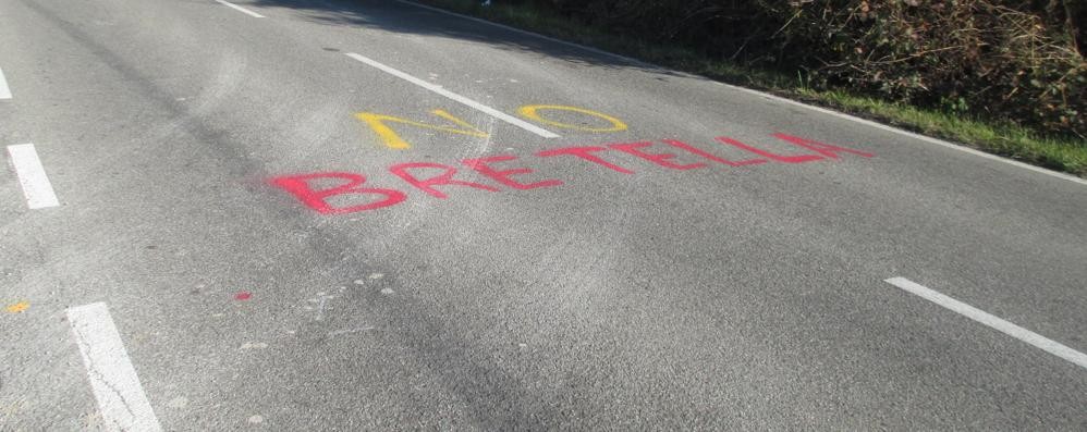 Besana: scritte contro la bretella al Balgano