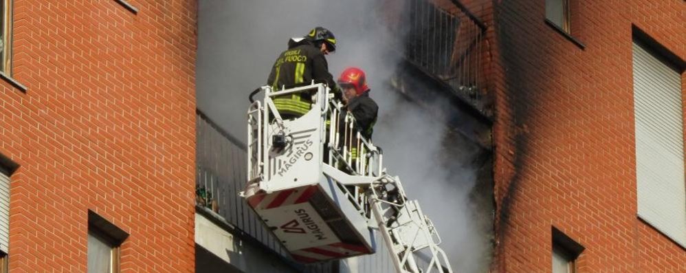 Vvf da Monza Desio Carate per incendio Milano