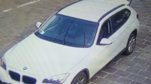 L’auto rubata in una immagine delle telecamere del Comune