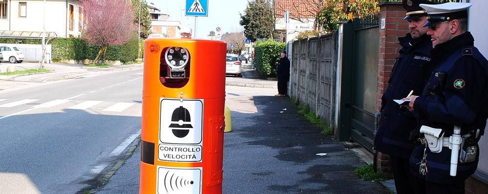 Controlli velocità in via Cattaneo, a Lissone