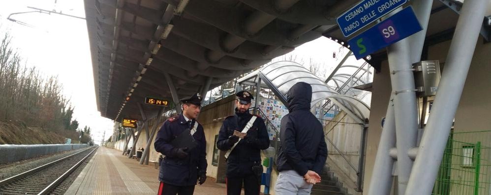 i carabinieri alla stazione di Cesano Groane