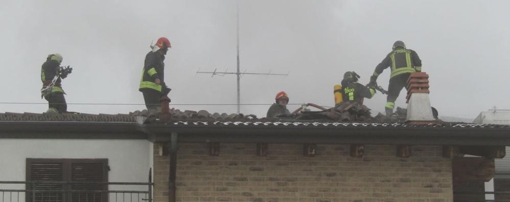 Desio, incendio mandarda via Mentana