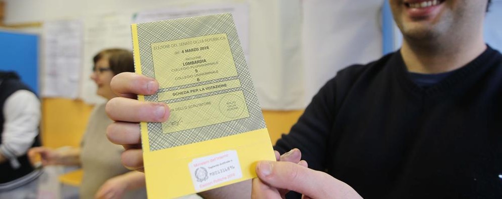 Monza: il talloncino antifrode sulla scheda elettorale Politiche - regionali 2018