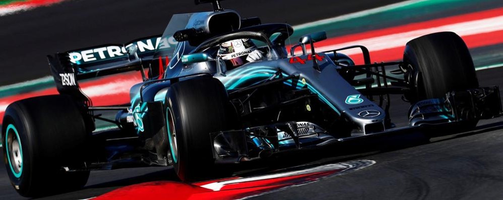 Lewis Hamilton sulla sua Mercedes