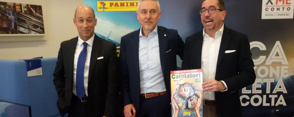 Da sinistra, Andrea Bartolini, direttore commerciale retail di Milano e provincia Intesa Sanpaolo, Mauro Federzoni e Antonio Allegra
