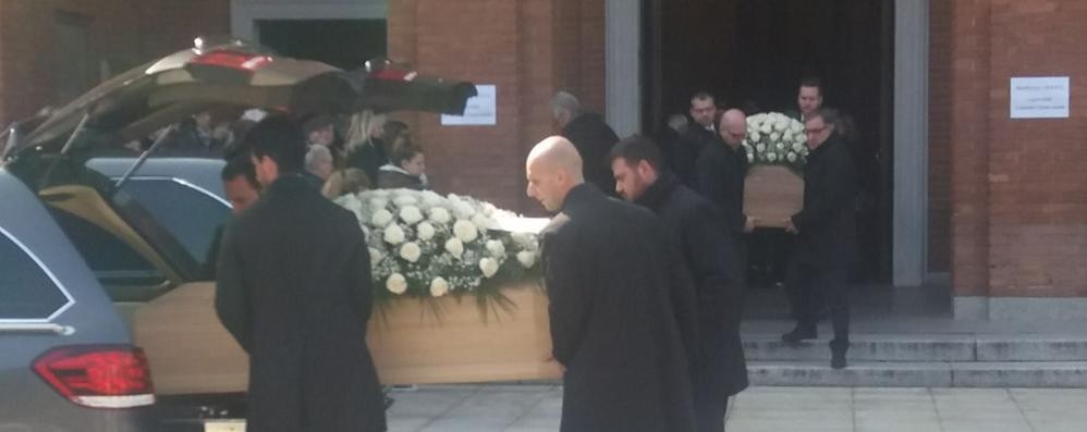 Giussano, funerali omicidio-suicidio di Paina