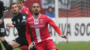 Il biancorosso Cori, autore di un gol da tre punti a Cuneo