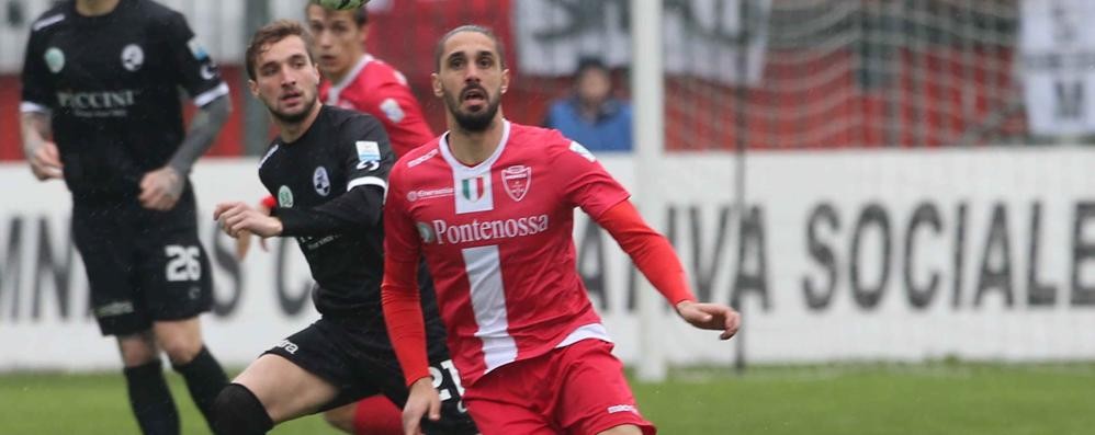 Il biancorosso Cori, autore di un gol da tre punti a Cuneo