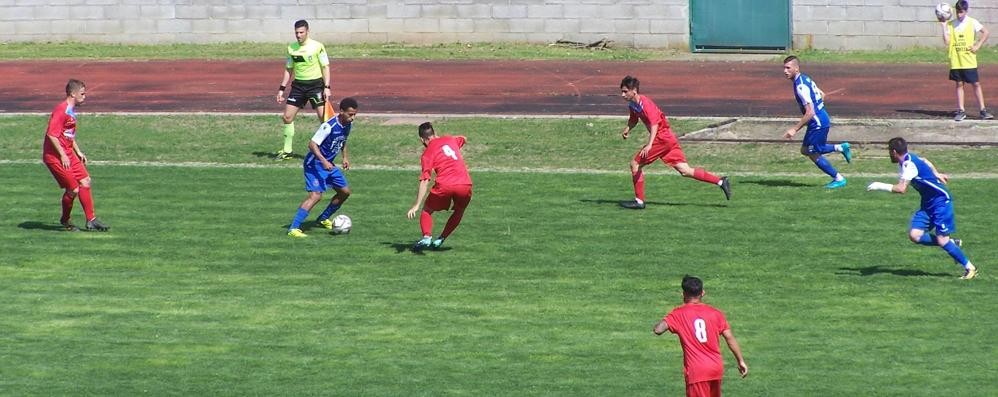 Calcio, Seregno: Matteo Barzotti in azione a Chieri