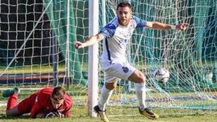 Seregno - Luca Artaria in gol  (foto dalla pagina di Facebook del Seregno)