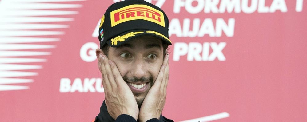 Daniel Ricciardo ci ha preso gusto: dopo la vittoria in Cina, primo nelle libere di Baku