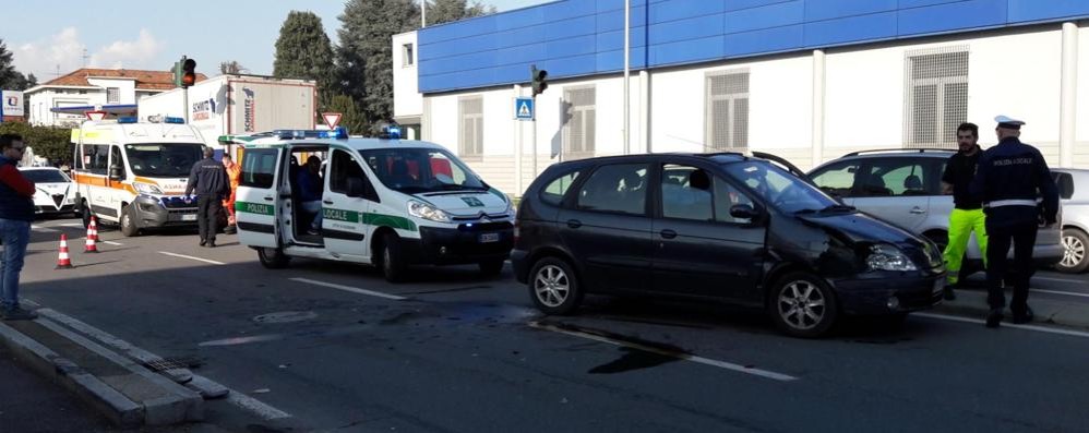 Giussano incidente via Prealpi