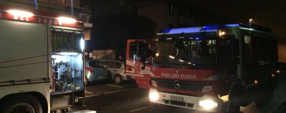 Giussano: i mezzi dei vigili del fuoco in via Cavera