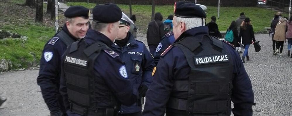 Gli agenti del Nost della polizia locale di Monza
