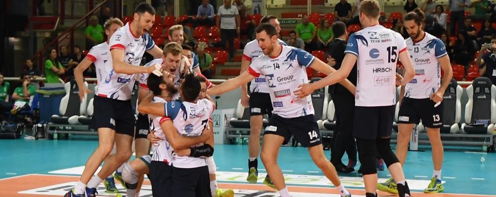 Vero volley Gi Group team Monza: la gioia dopo l’ultimo punto - foto Vero Volley