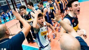 Volley Italia Under 18 agli Europei: Alessandro Gianotti (col numero 10)