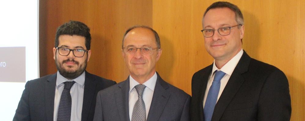 Da sinistra Francesco Seghezzi, direttore fondazione Adapt, Mauro Chiassarini, vicepresidente Assolombarda  e Carlo Bonomi, presidente  di Assolombarda
