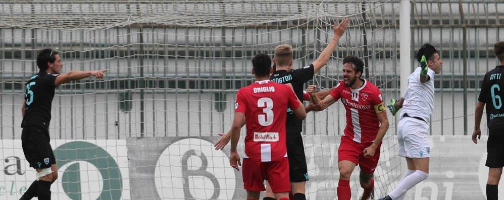 Calcio, Monza Monza - Olbia 3 - 0: il gol di Guidetti