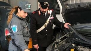 autofficina abusiva scoperta dai carabinieri