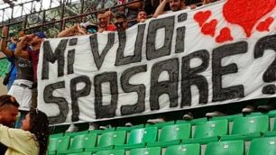 proposta matrimonio a stadio San Siro