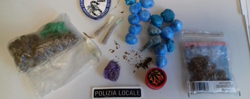 Parte della droga sequestrata