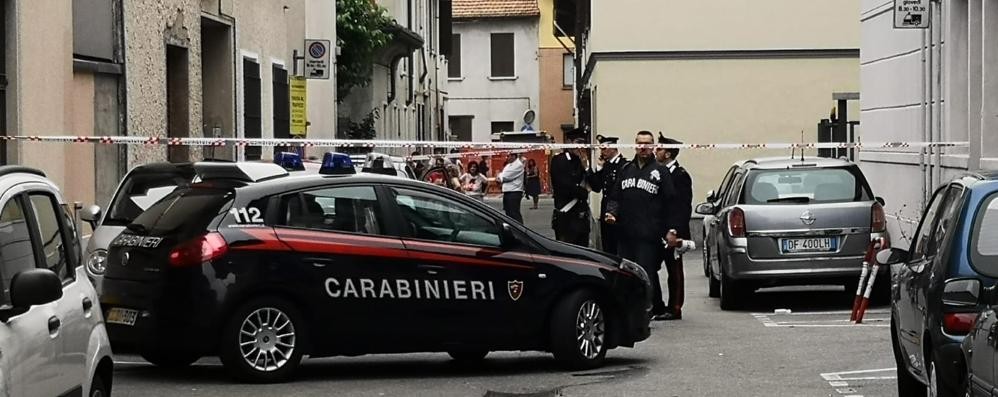 I carabinieri sulla scena della tragedia