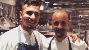 Brahim El Begri, demi chef de parti al Piazza Duomo di Alba Brahim El Begri con lo chef stellato Enrico Crippa