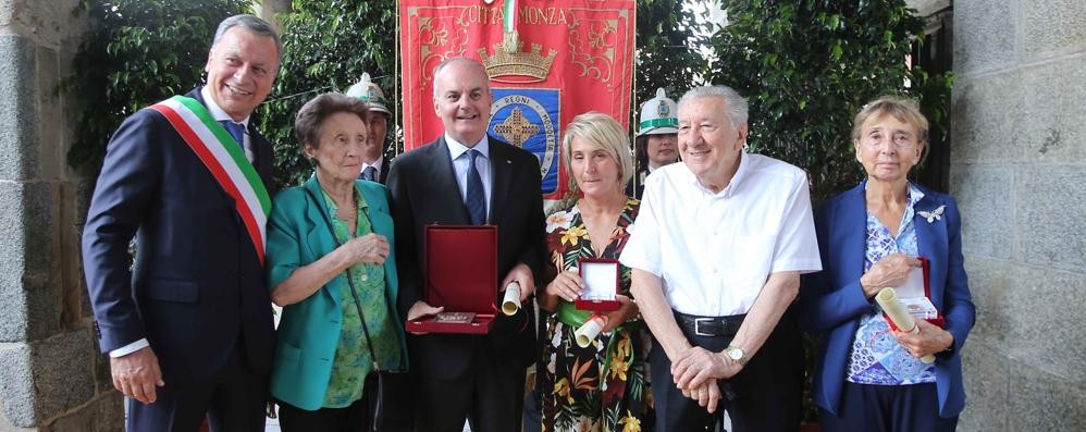 Monza Benemerenze san Giovanni 2018: i slindaco Allevi, Anna Sorteni, Carlo Cappuccio, Antonella Vezzani, Gian Nava e la moglie di Angelo Gironi