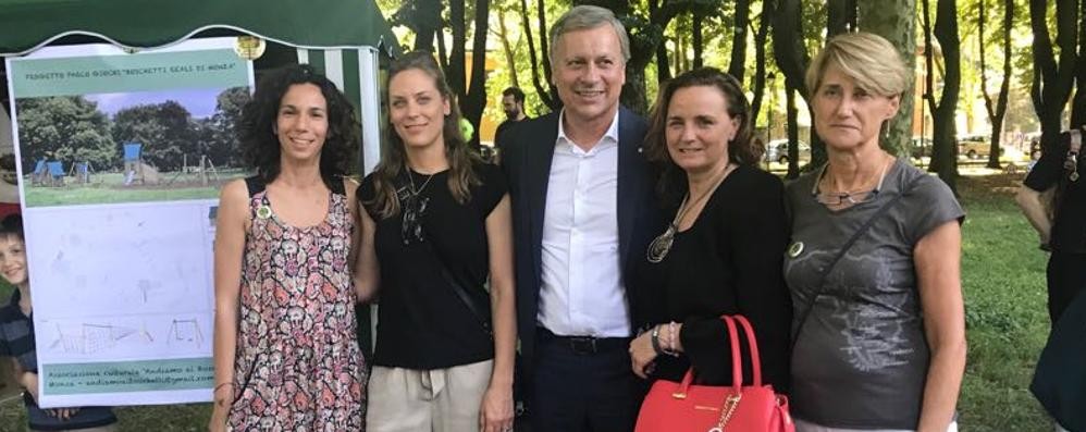 Le mamme dei boschetti con il sindaco Allevi, l’assessore Merlini e Anna Martinetti